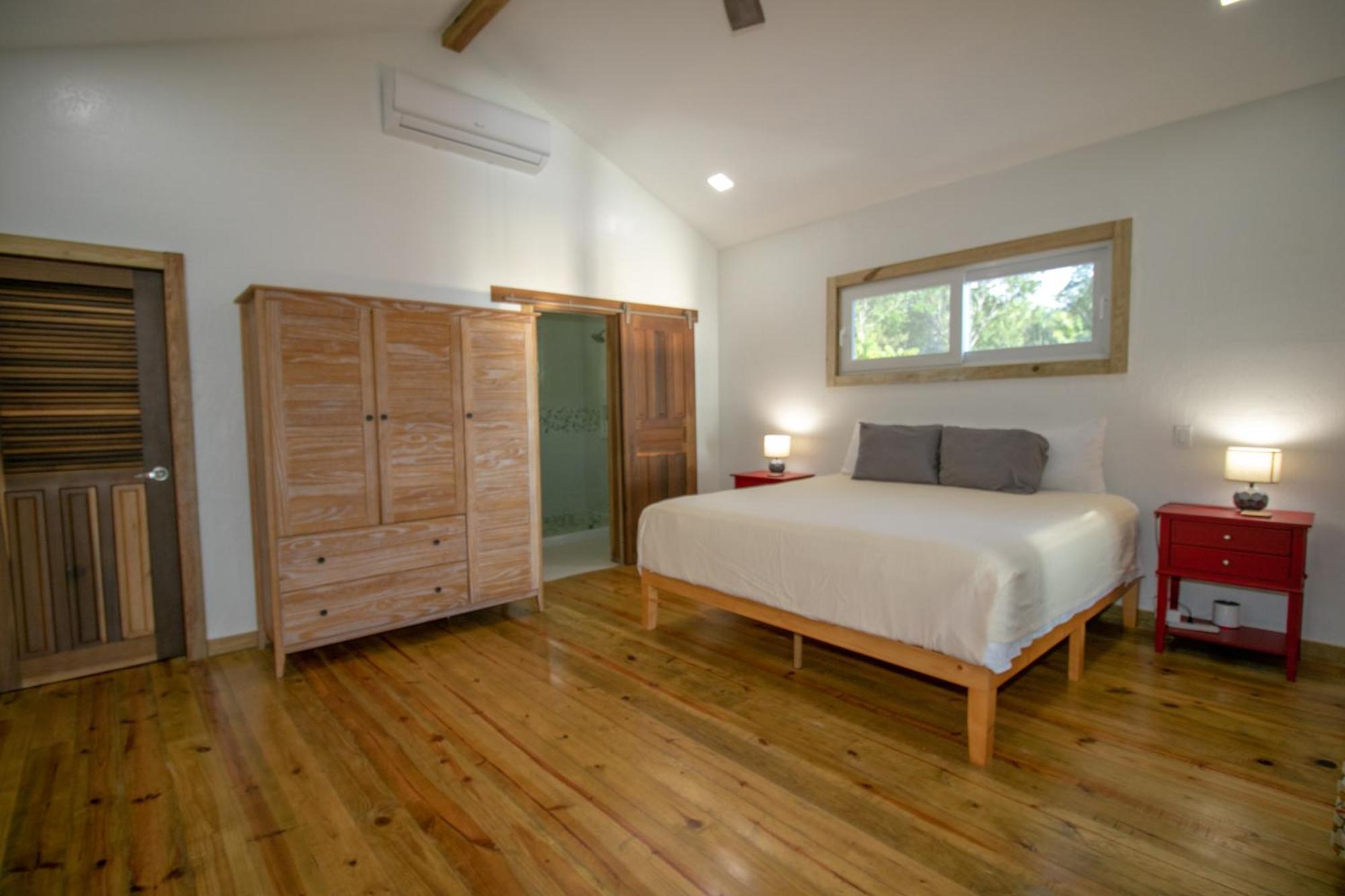 Luna Beach Luxury Boutique Beach Front Resort Jobs Bight Экстерьер фото